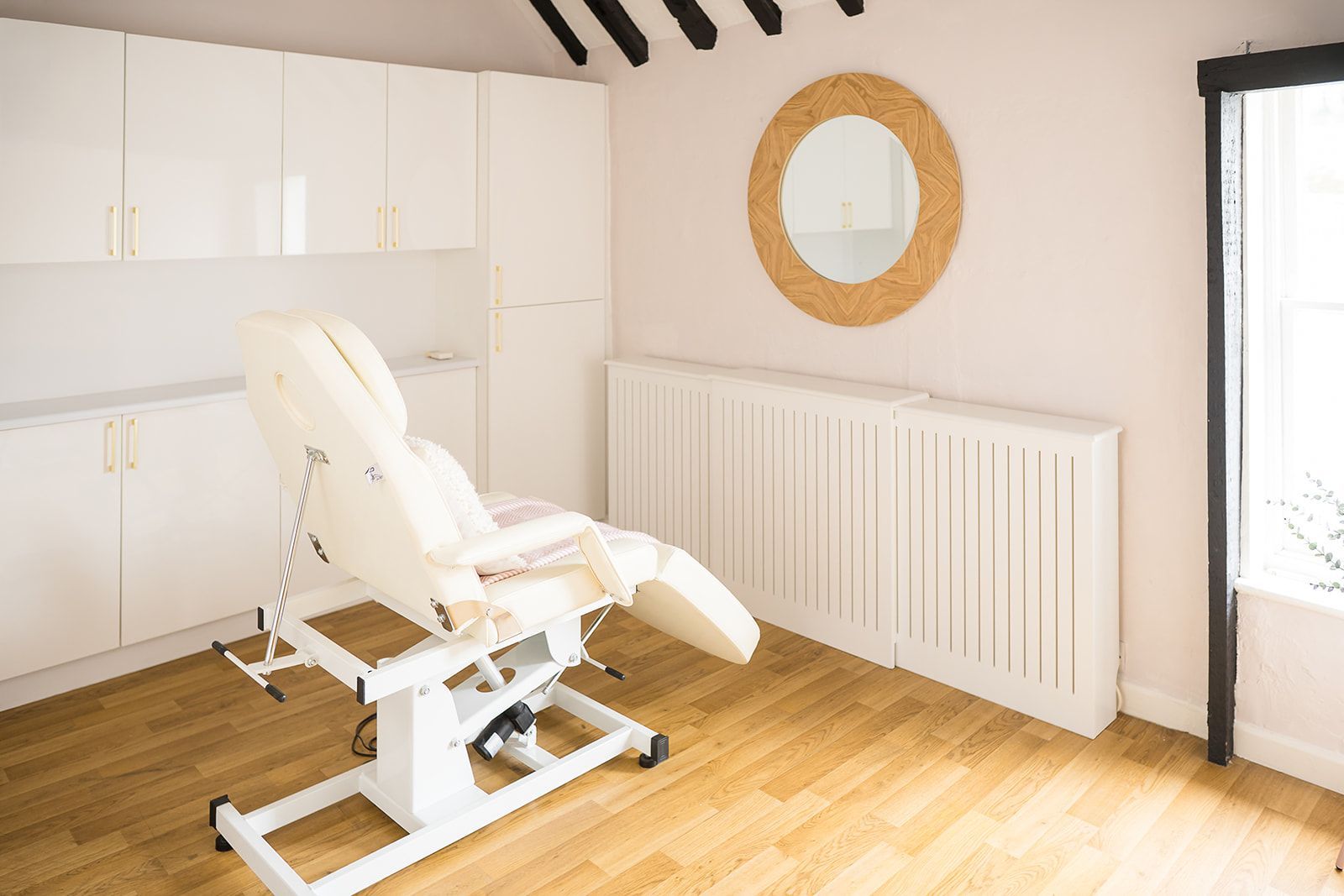 Rent a room for Massage near me