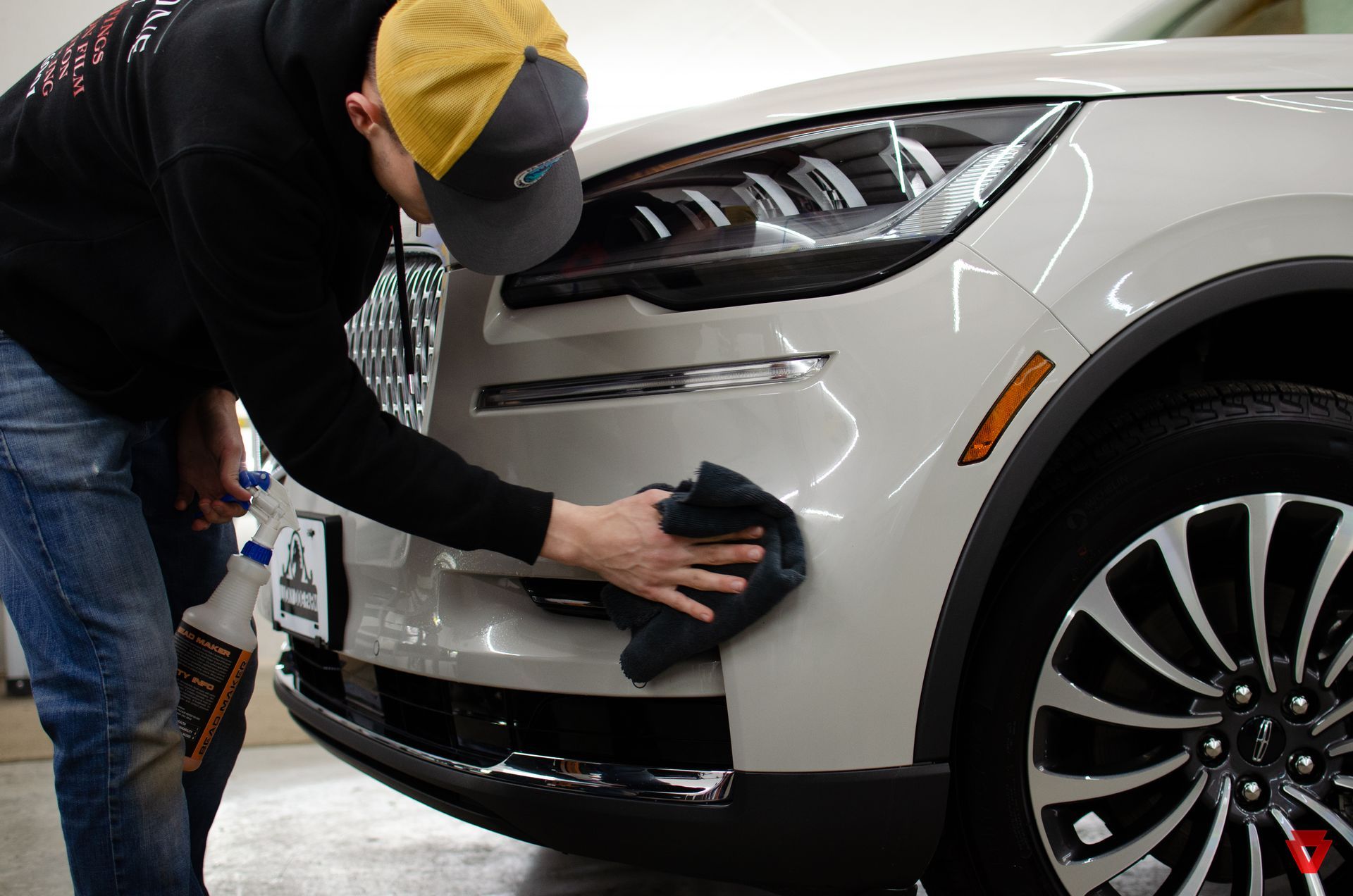 Lincoln Navigator getting a full exterior detailed cleaning and protection before winter
