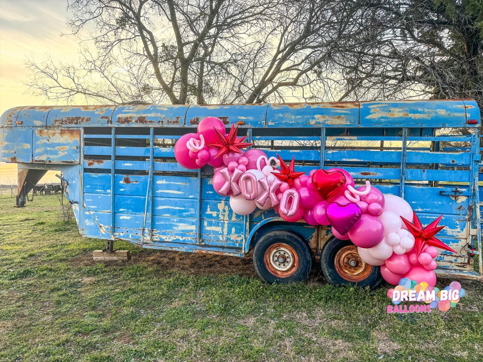 valentines day balloon garland