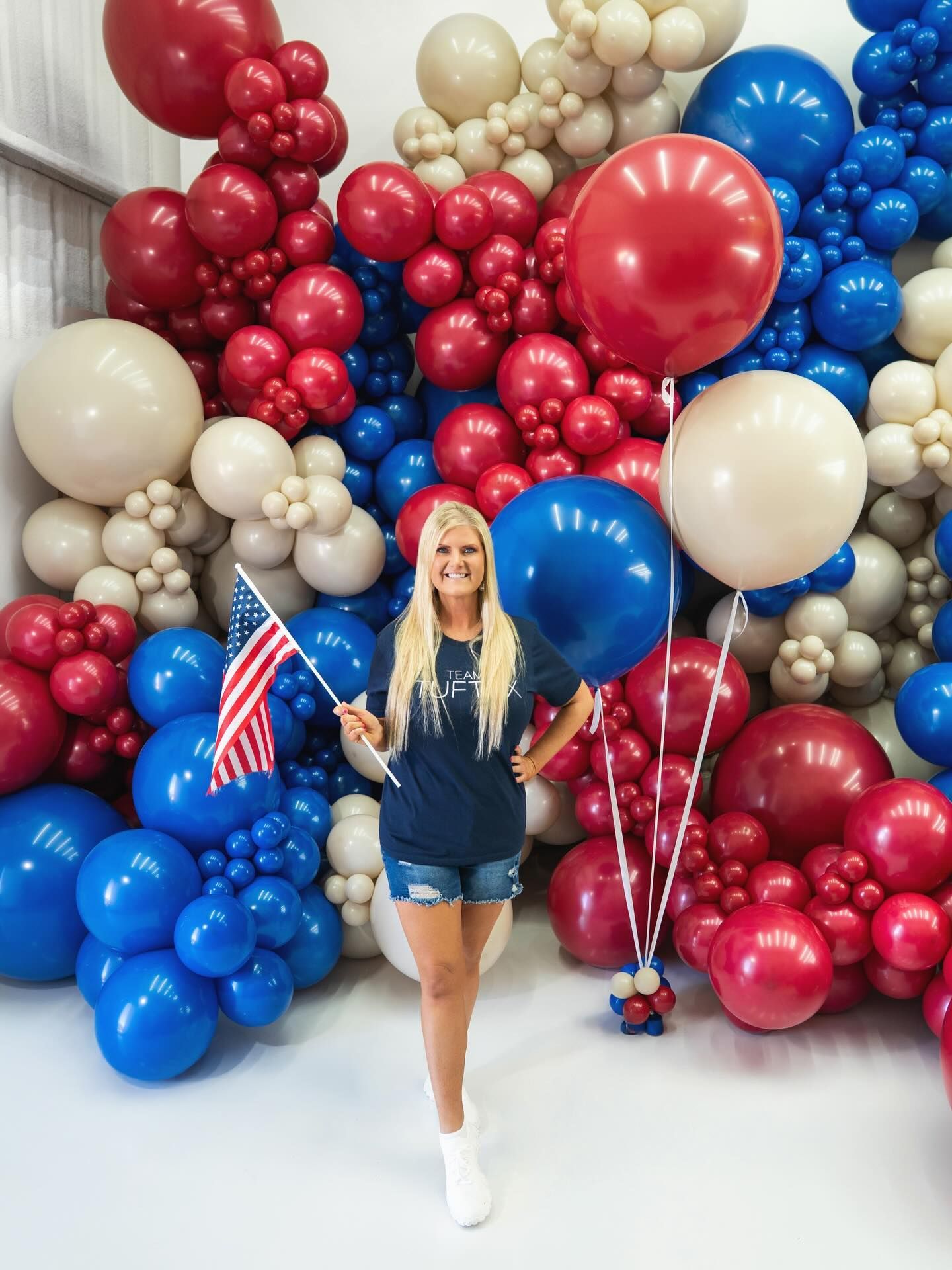 tuftex red white and blue patriotic 4th of july balloon arch garland waco texas