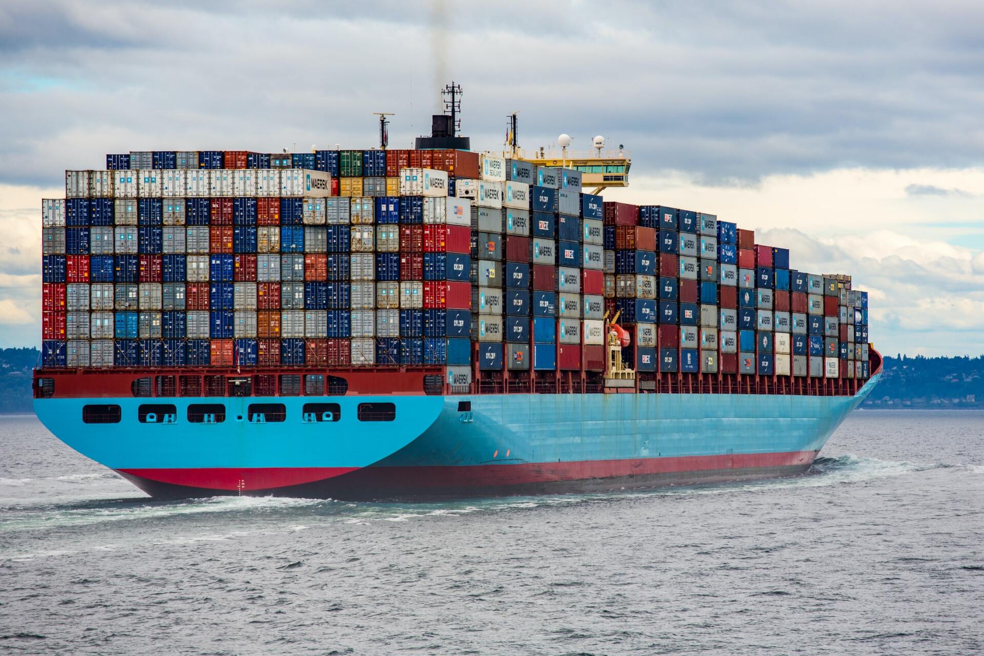 transporte de conteiners em navios