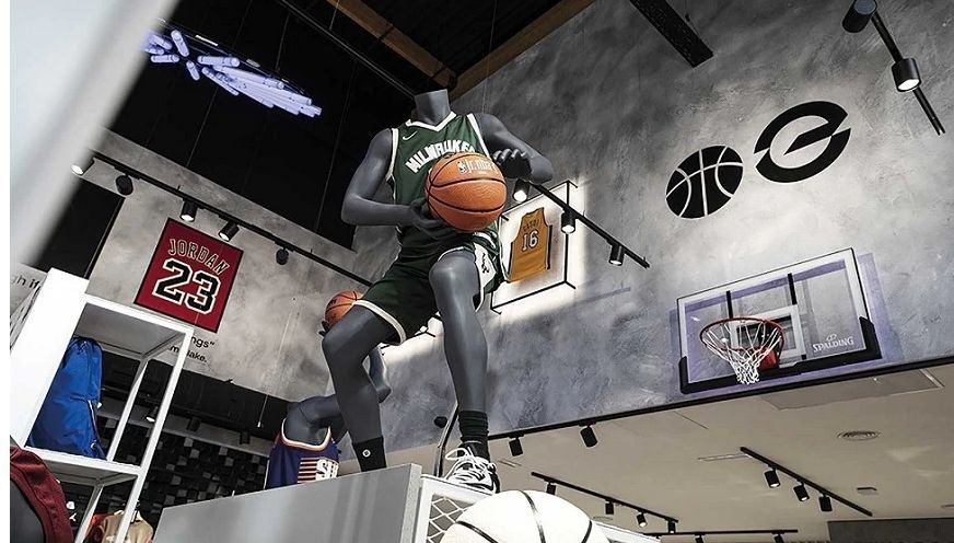 KBK-1 Maniqui niño Basket. color gris oscuro. Precio 250€