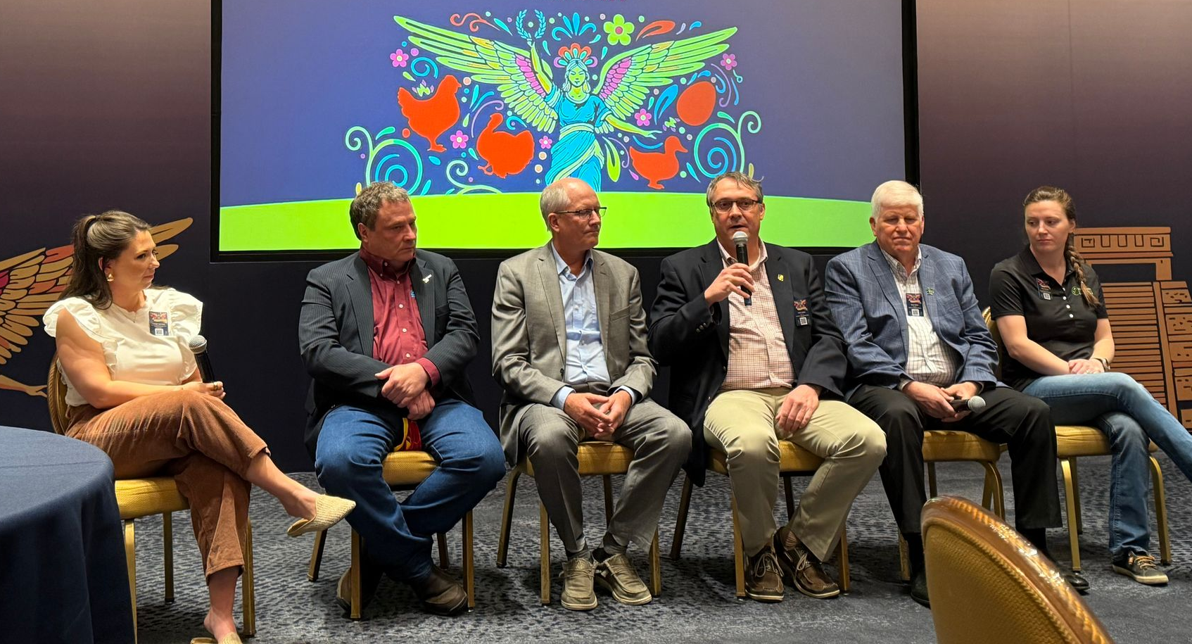 matt raben an illinois farmer in a group discussion