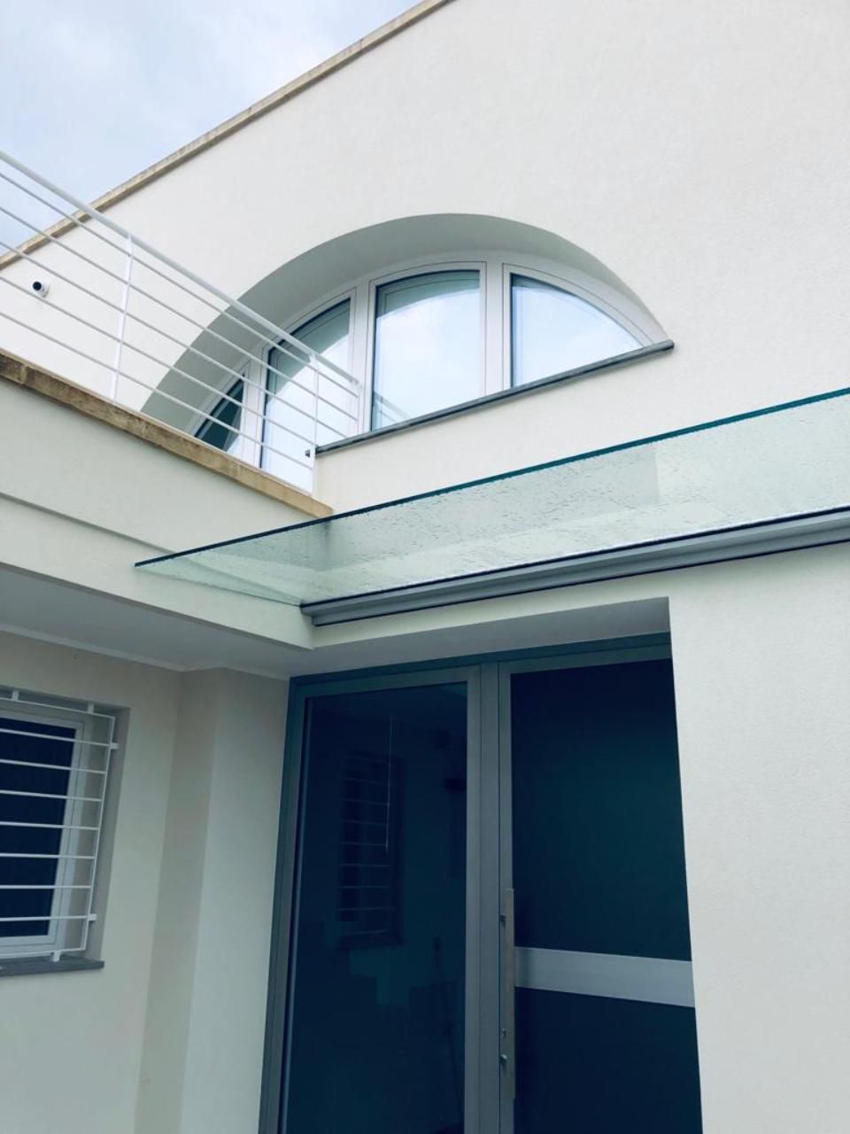 tettoia in vetro