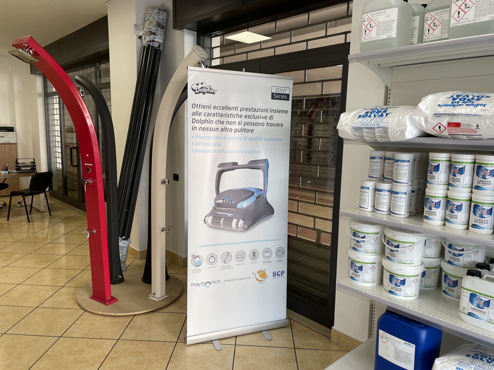 Attrezzatura per piscina