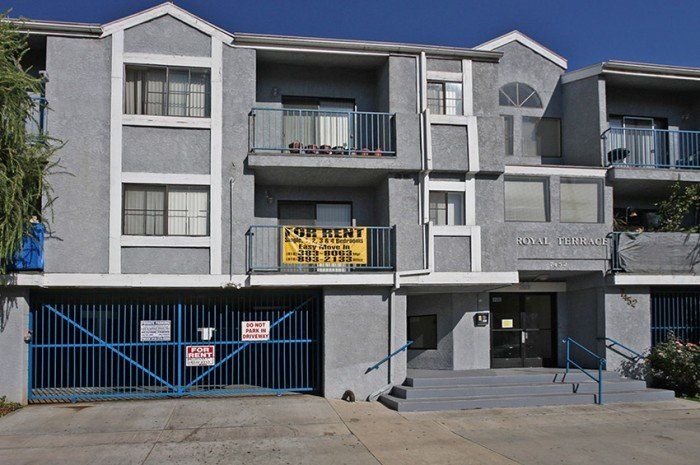 7452 Hazeltine front