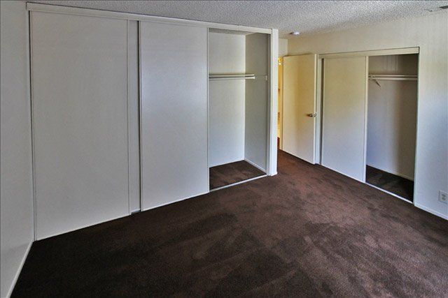 room with 2 closets