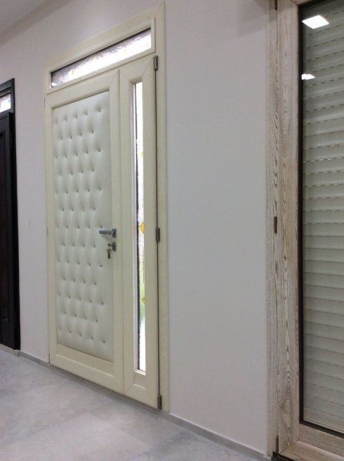 Porta bianca con imbottitura