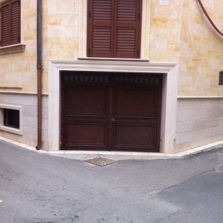 Portone d'ingresso in legno