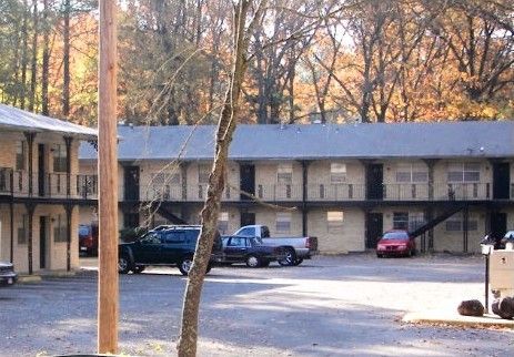 Pine Plaza Apartments