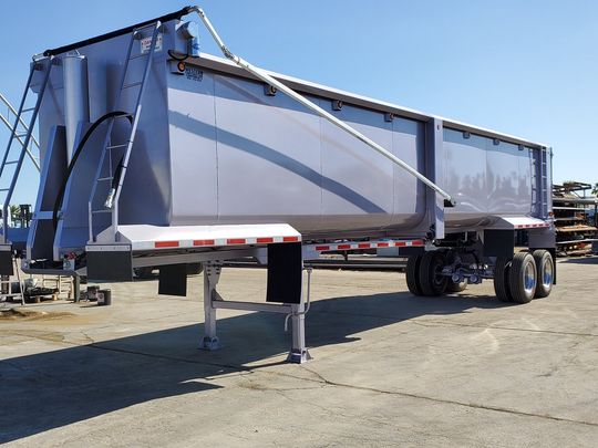 Trailers — Sapphire Blue Semi Truck in Yuma, AZ