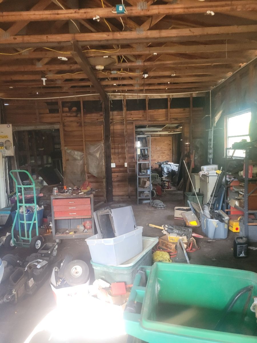 Garage Cleanouts: Transform Your Florida Garage from Chaos to Oasis in No Time!