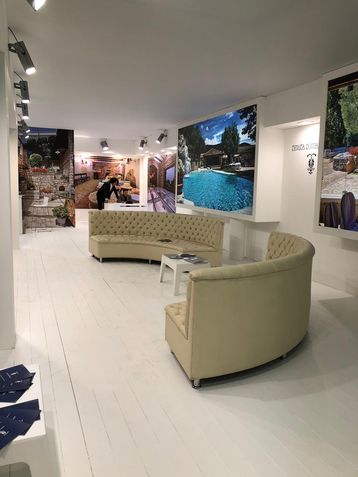 Fiera Tutto Sposi Napoli, stand Tenuta Donna Fausta allestito da Cusano Stand