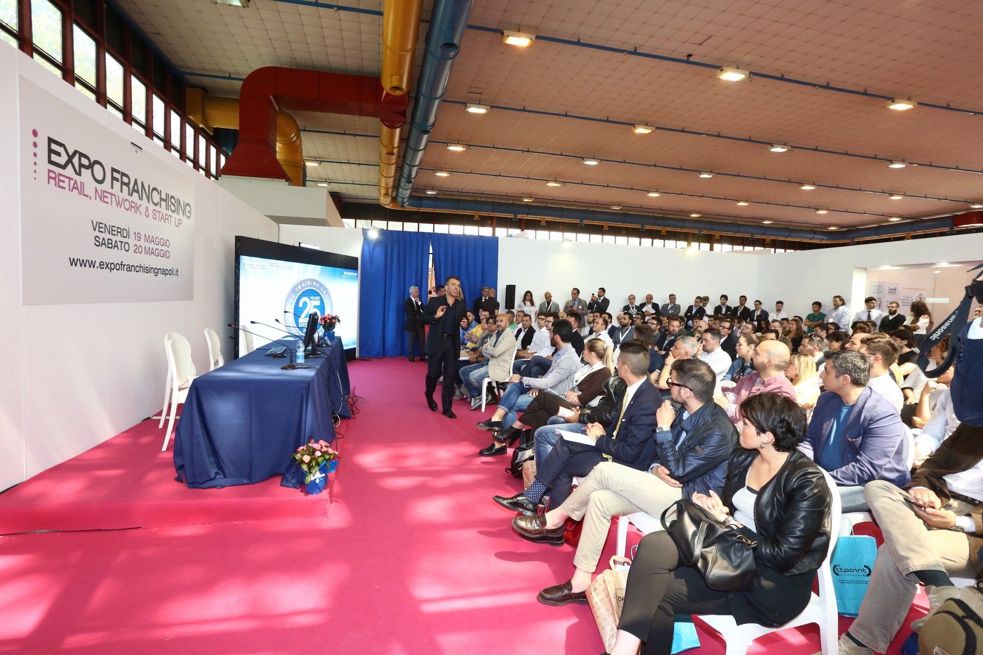 presentazione aziendale durante congresso