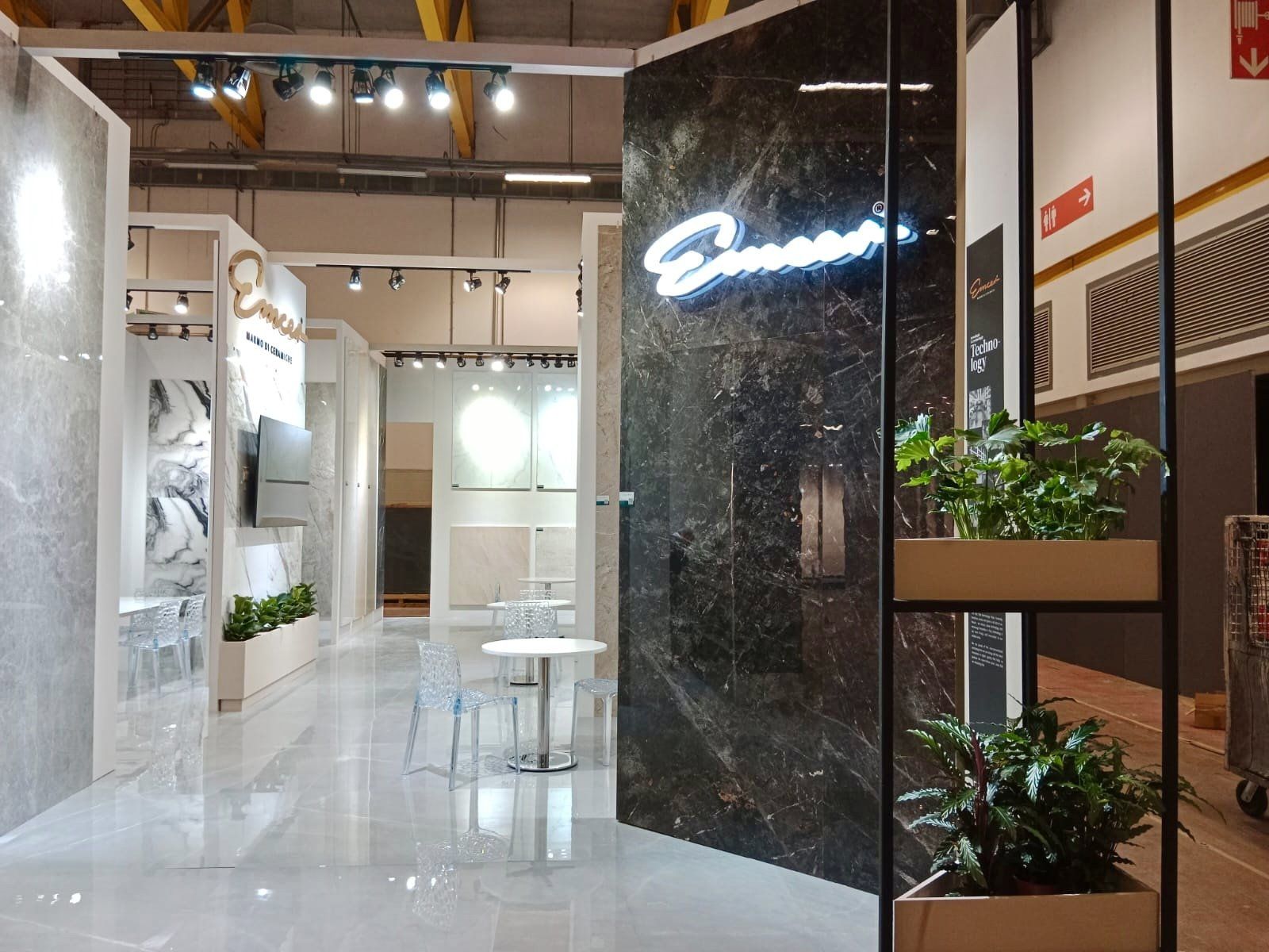 Cersaie Bologna allestimento per Emicer Marmo di ceramica