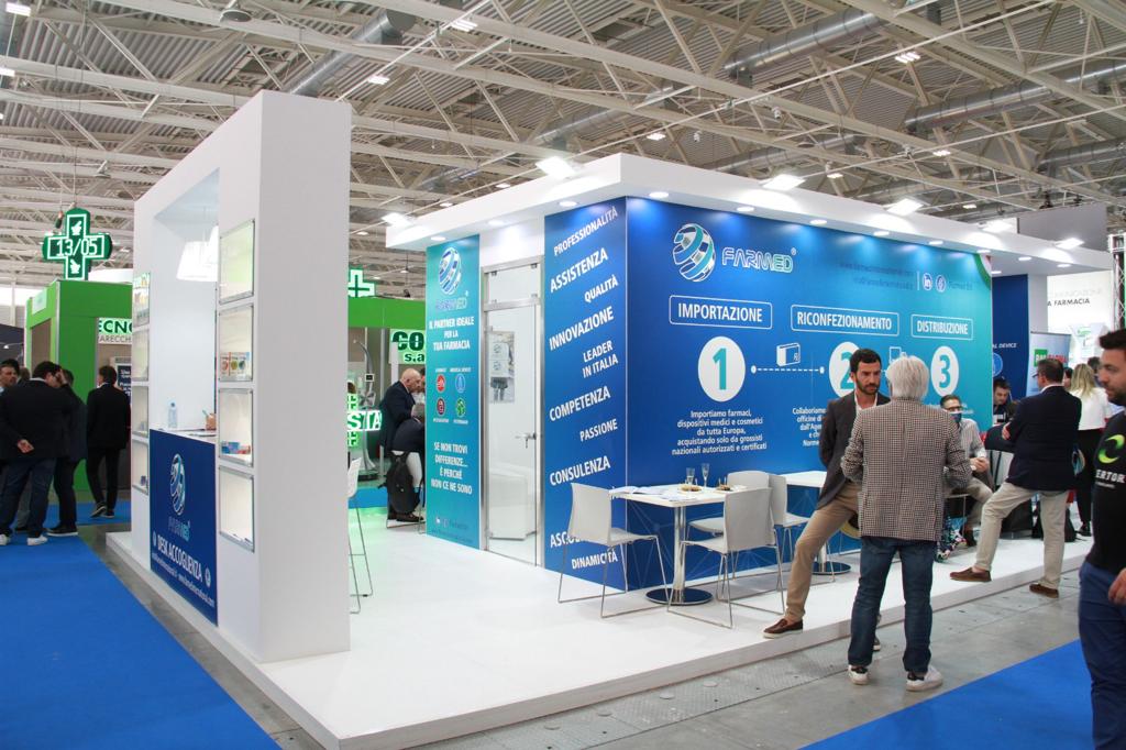 Stand Farmed allestito da Cusano Stand alla fiera Cosmofarma