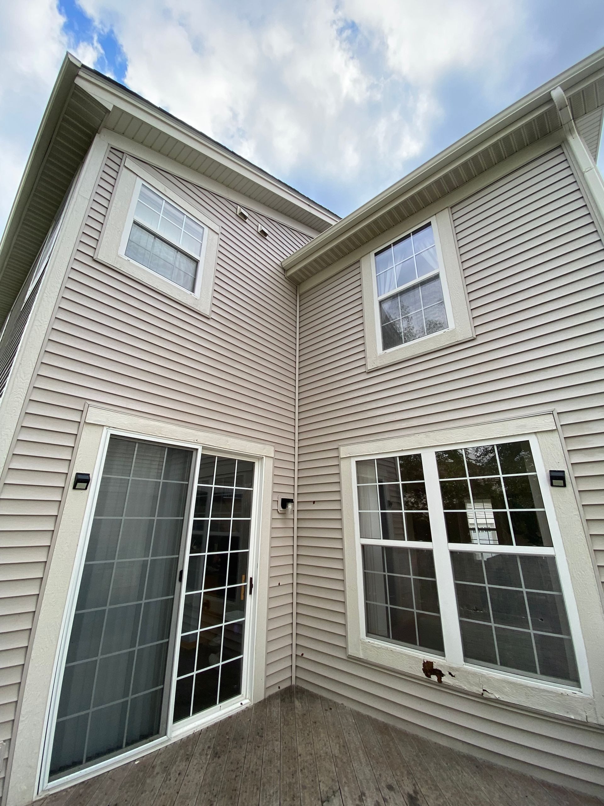 Clean Brown Siding - Lake Zurich, IL - Peter’s Power Wash Services