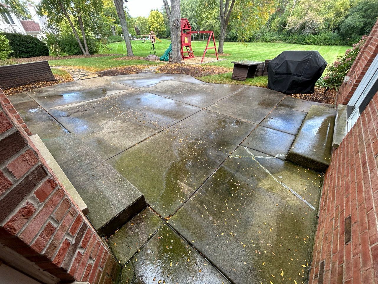 Dirty Space - Lake Zurich, IL - Peter’s Power Wash Services