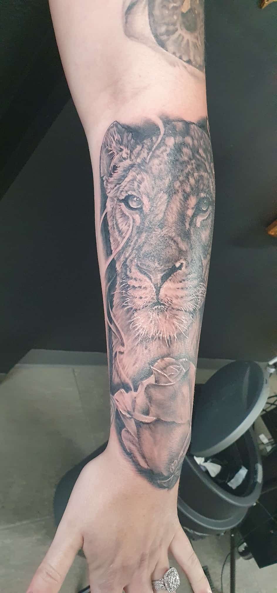 A Black and White Tattoo of Jon Snow and Daenerys Targaryen on a Person's Leg — Gallery Tattoo in Newcastle, NSW
