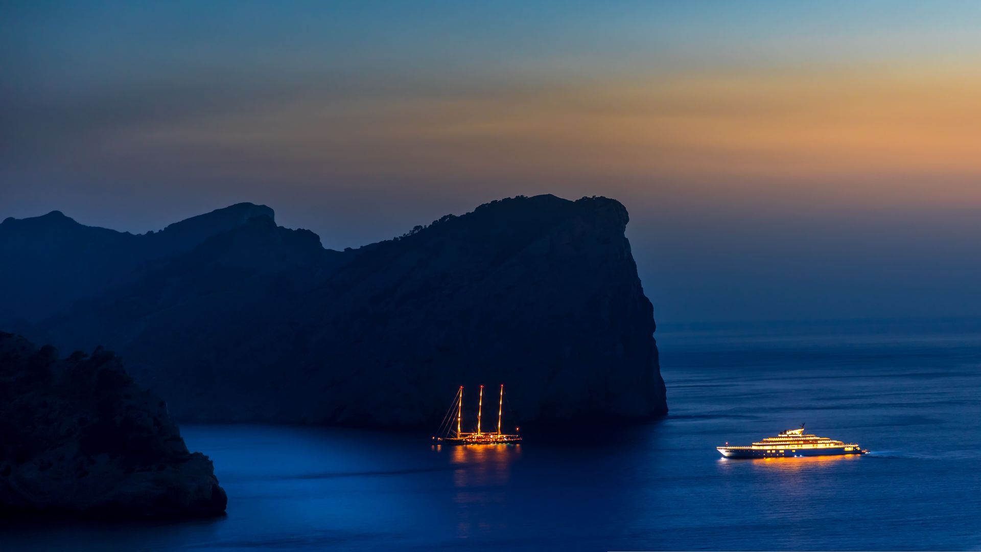 Formentor anchoring with two yachts in Mallorca