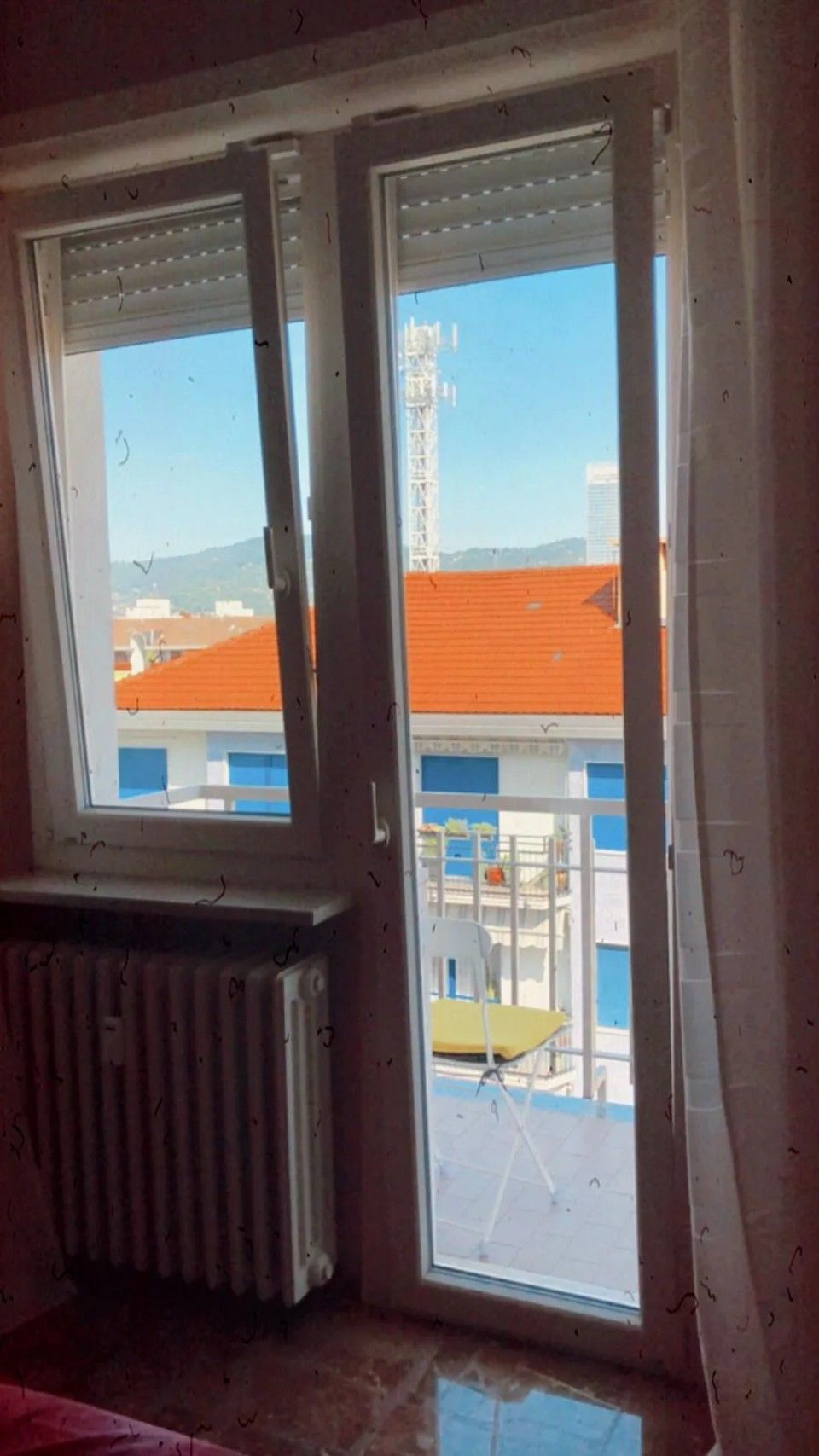 finestra con apertura ribaltabile