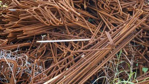 materiale ferroso commercio di rottami metallici a Monza e Brianza