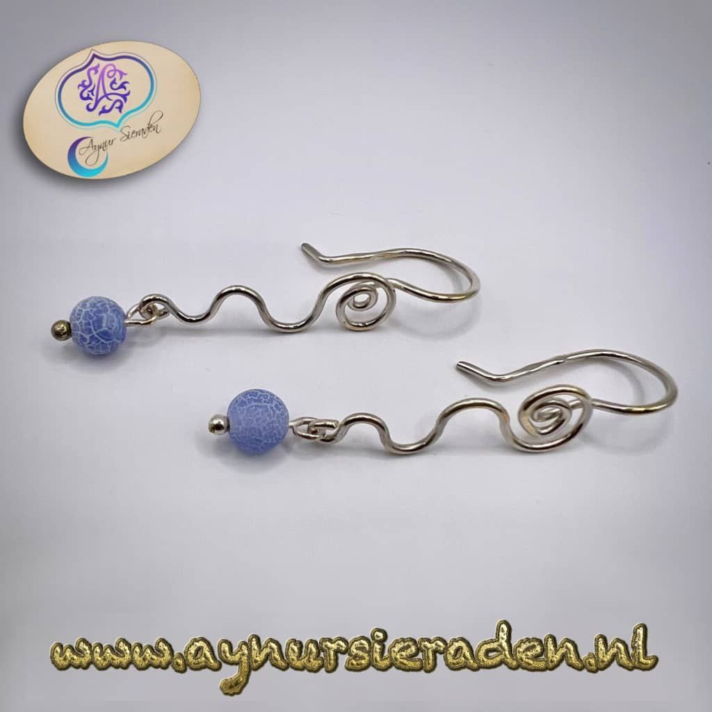 Aynur Sieraden, Golf, Uniek, bijzonder en 100% handgemaakt zilveren oorbellen met edelsteen.