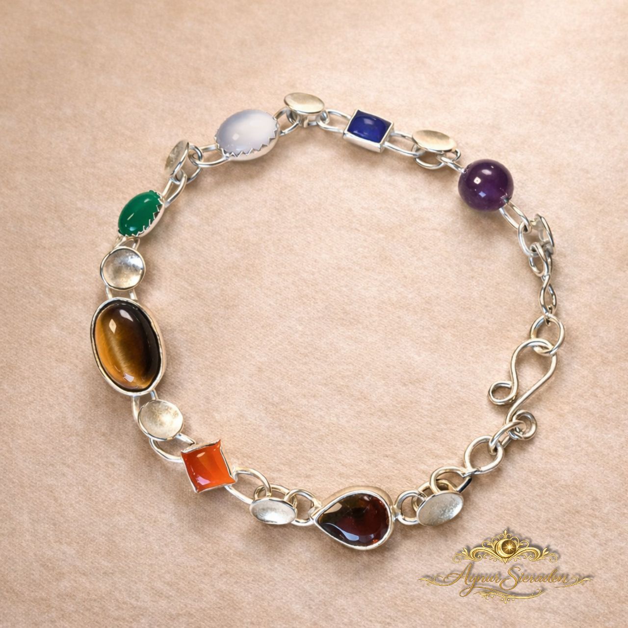 Handgemaakte oorbellen van koper en 925 sterling zilver met edelstenen – unieke ontwerpen van Aynur Sieraden