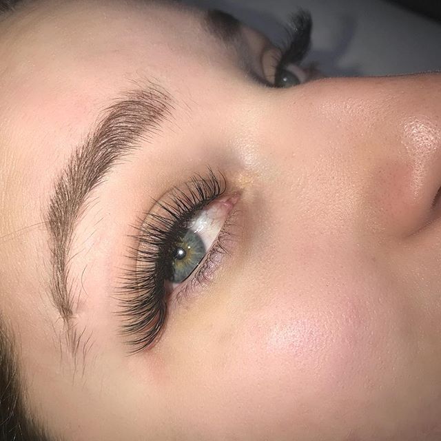 Sacramento Eyelash Extensions by Blinx & Beauty