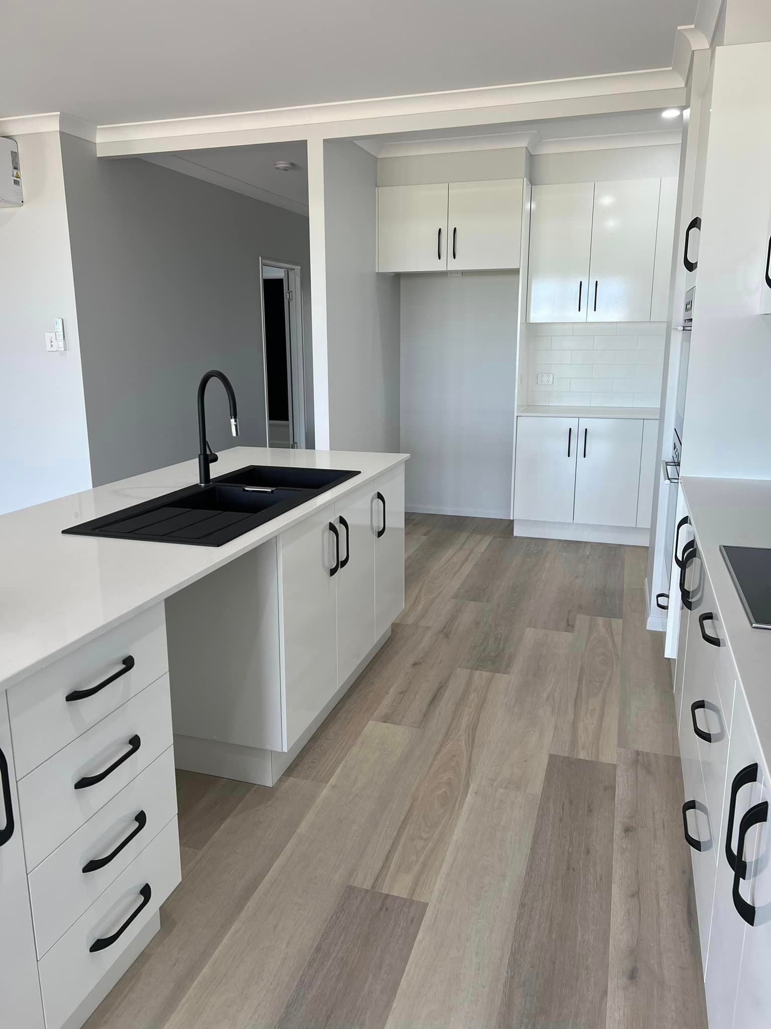 Kitchen White Theme Color — Simon Bell Constructions in Alice River, QLD