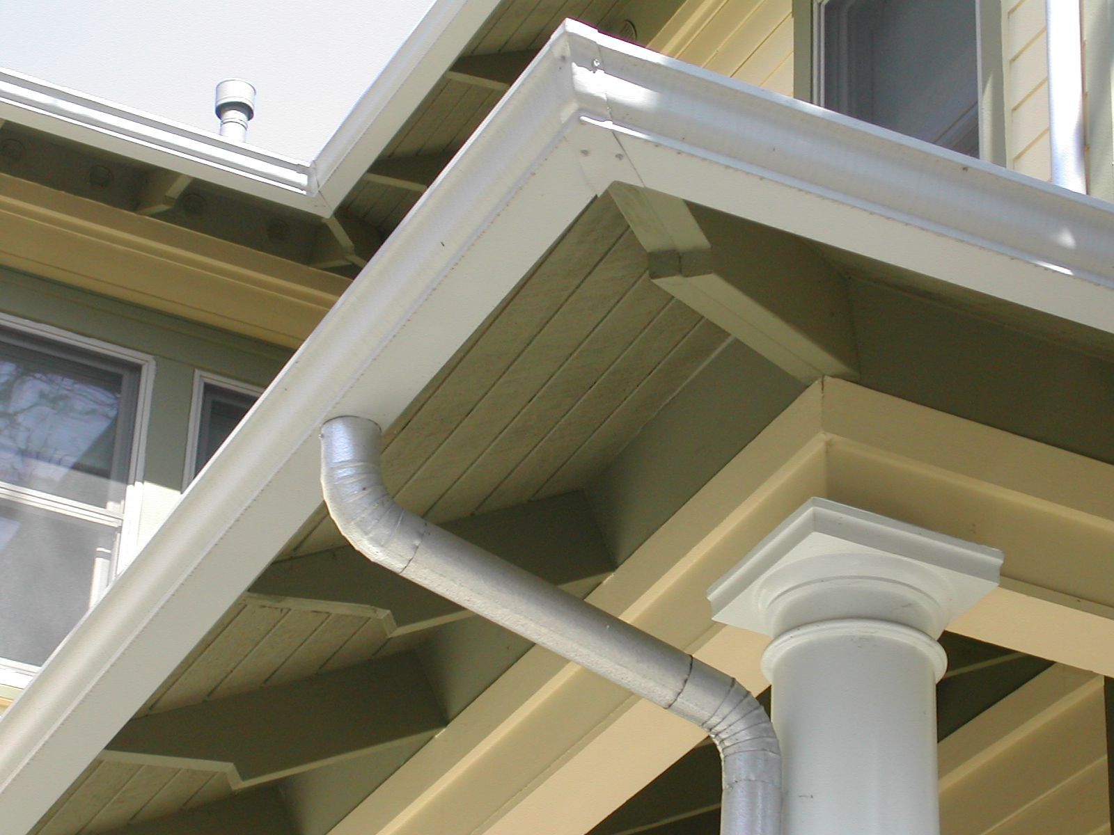 Affordable Seamless Gutter Companies in Rockford Illinois
