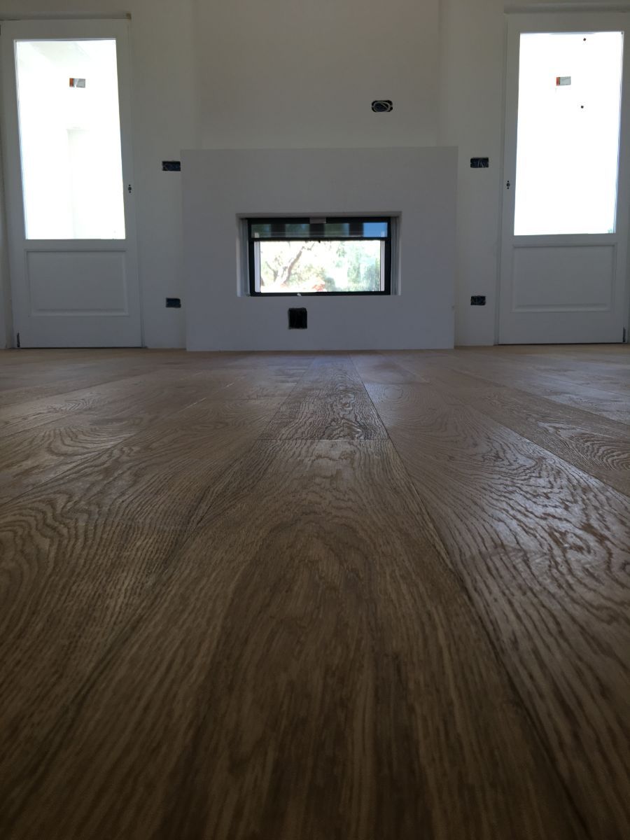 casa con pavimenti in legno rustico