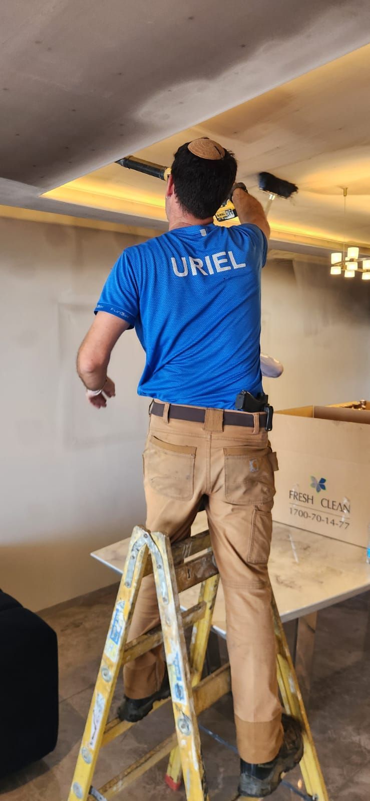 הצוות של פרש אנד קלין בשיקום נזקי אש