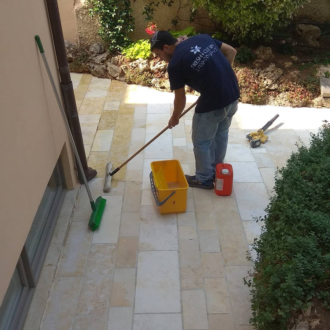 ניקוי רצפת חוץ
