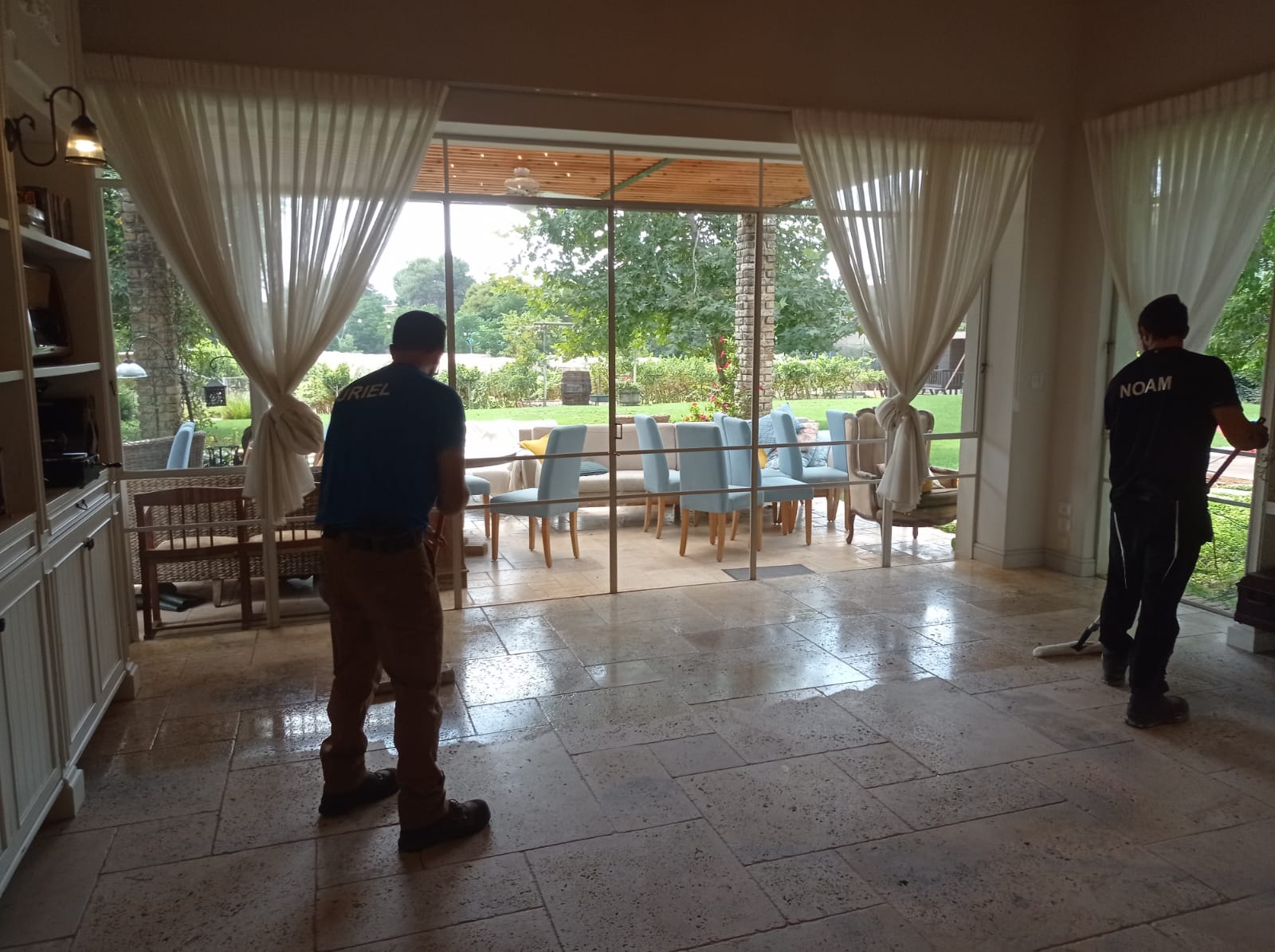 יישום סילר לרצפת אבן