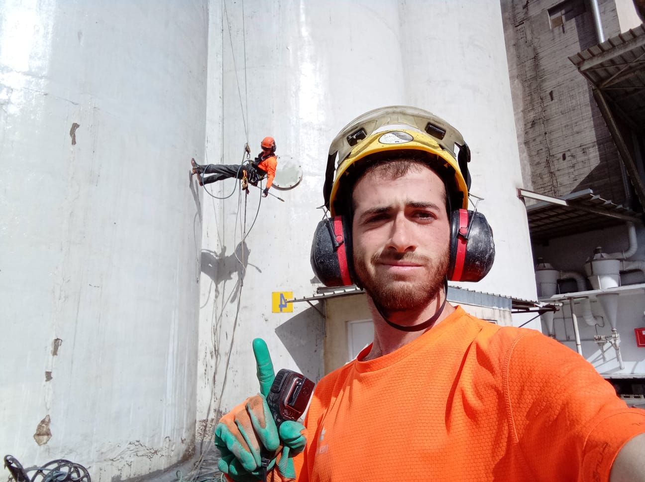 הצוות של פרש אנד קלין צובעים סילואים 