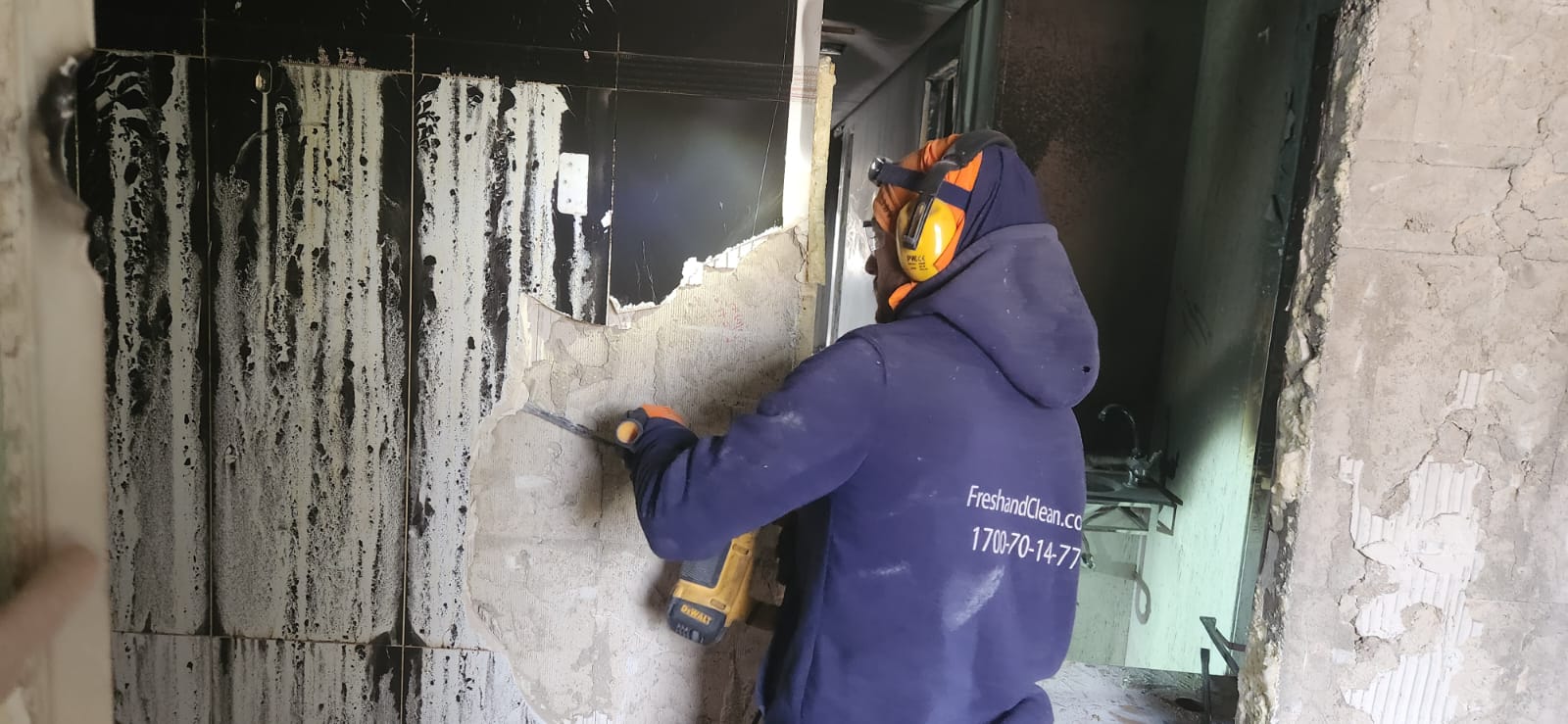 עבודות שיקום לאחר שריפה