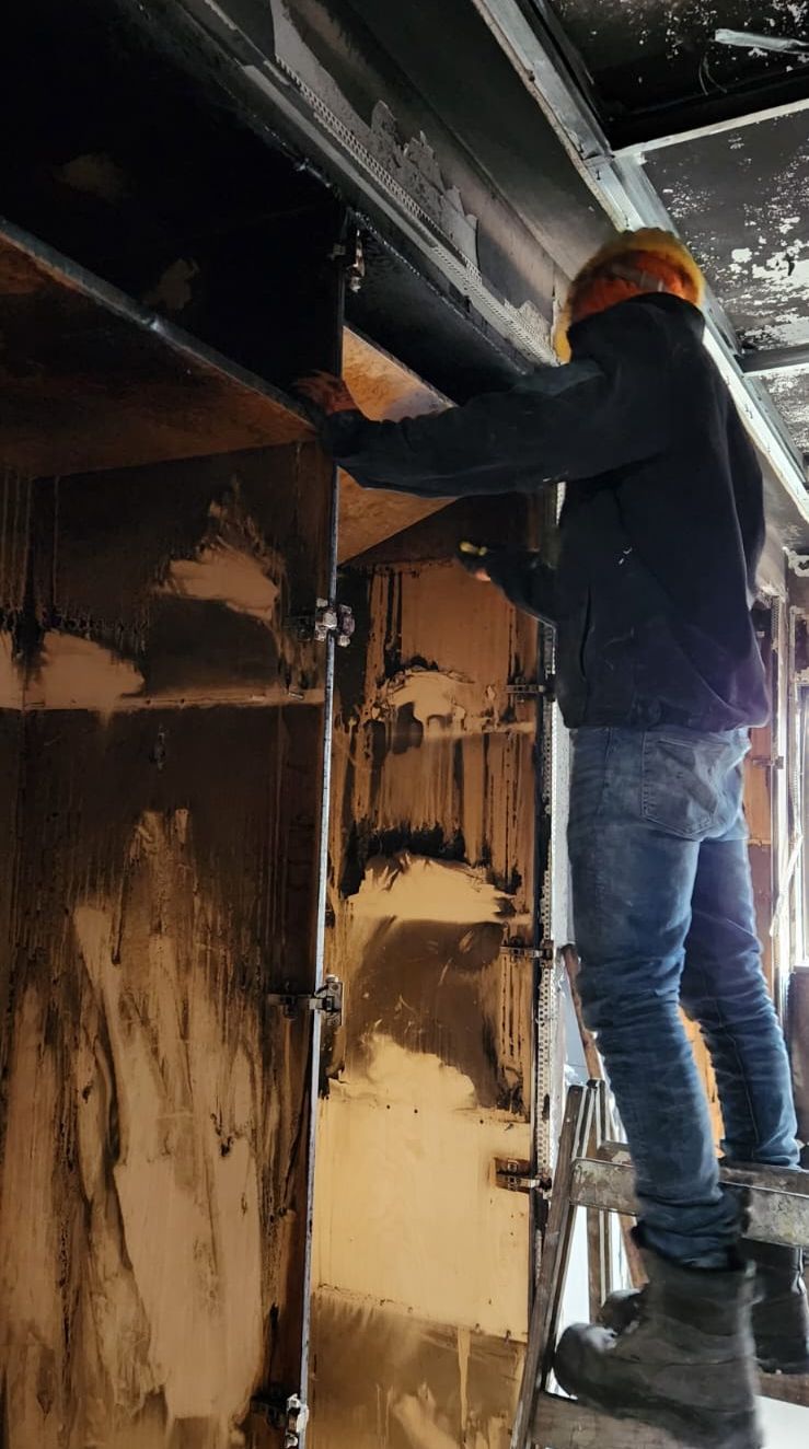 ניקוי פיח ופינוי תכולה שניזוקה בשריפה