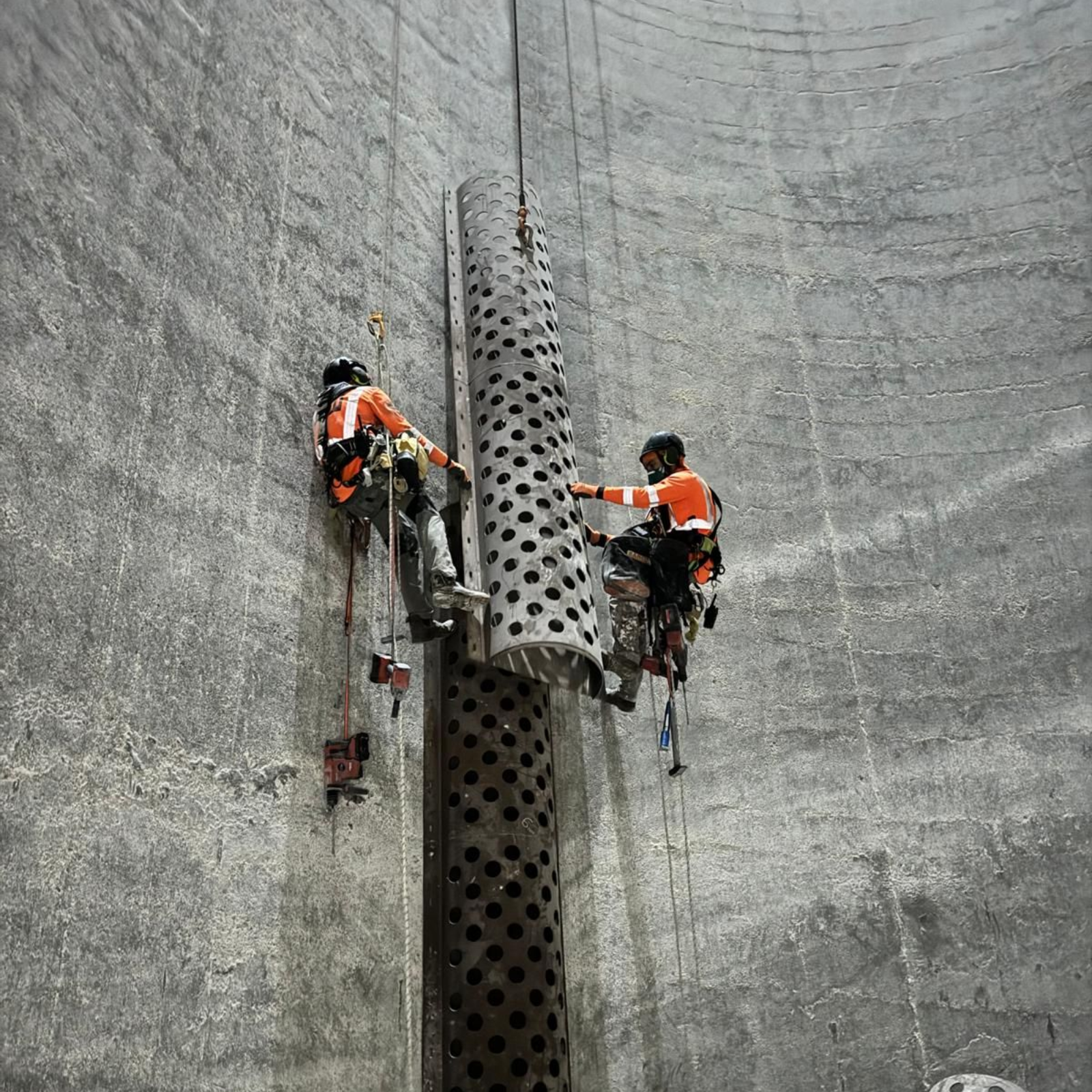 עבודות מיוחדות במפעלים, עבודה בגובה, חלל מוקף, ריתוכים, מכלי סילו, סנפלינג, גלישת מעטפת