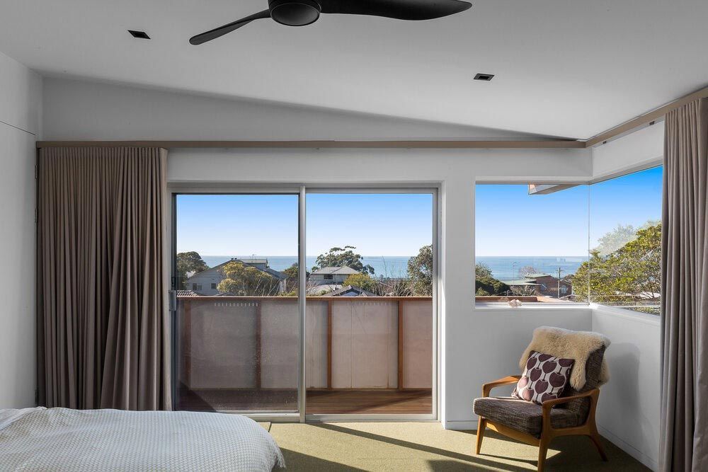 A Bedroom With a Bed — DeBu Studios In Russell Vale, NSW