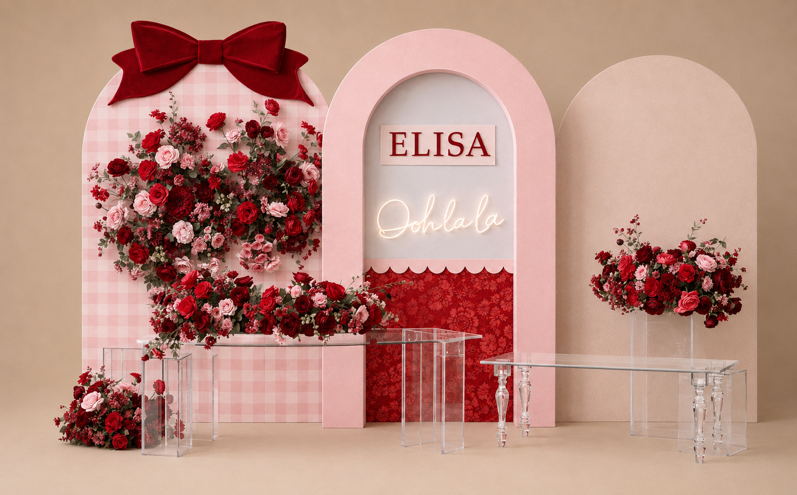 Expositor de sobremesas com arranjo floral rosa, fundo com laço vermelho e placa 