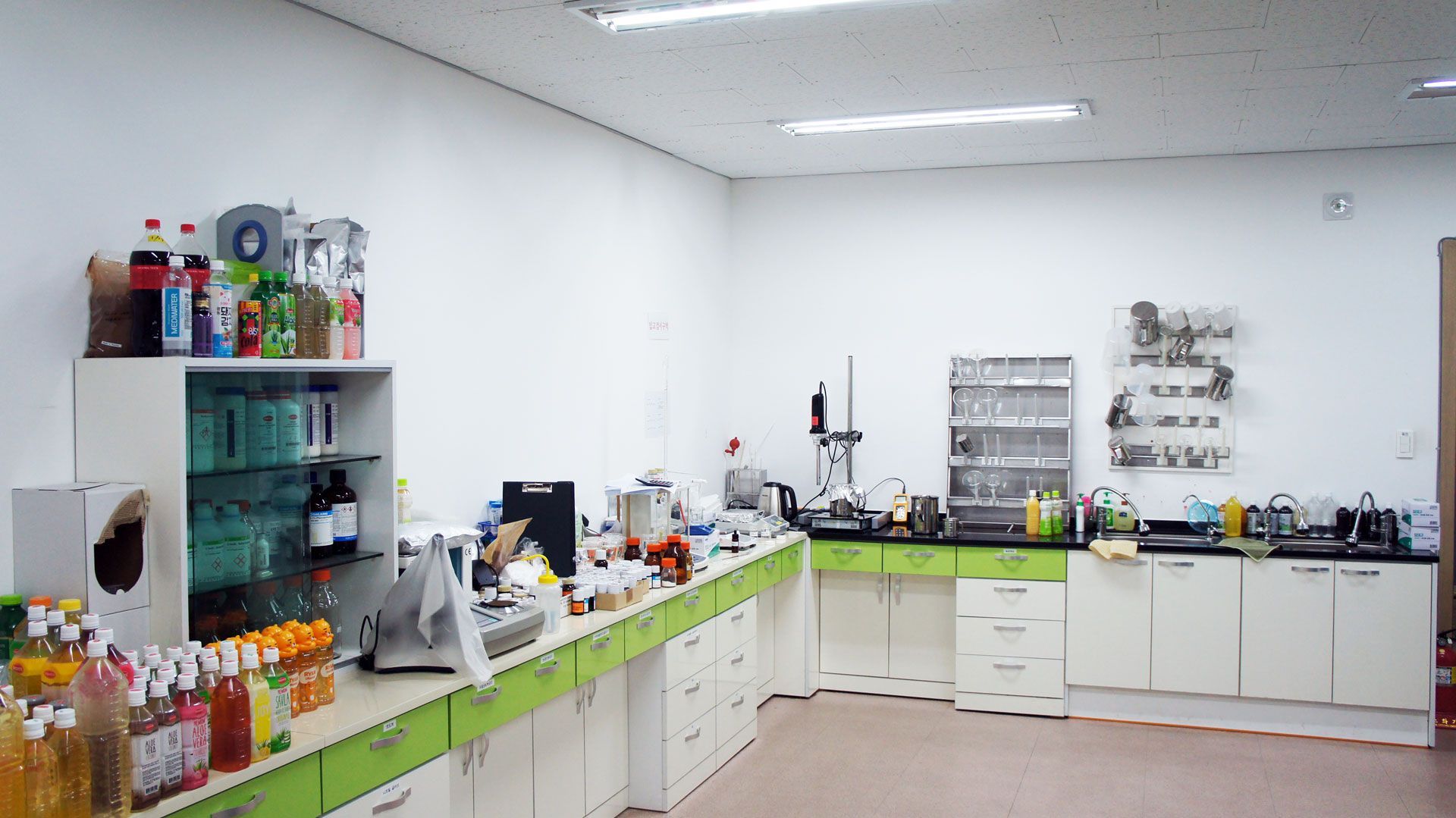 Chimex Produce laboratory room for product testing