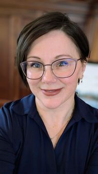 Photos of a woman Amanda Hartrich