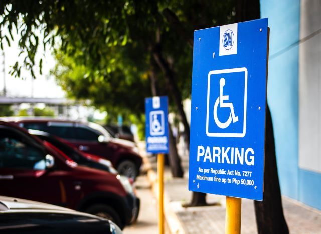 APPROVATO IL PARCHEGGIO DEI DISABILI SU STRISCE BLU