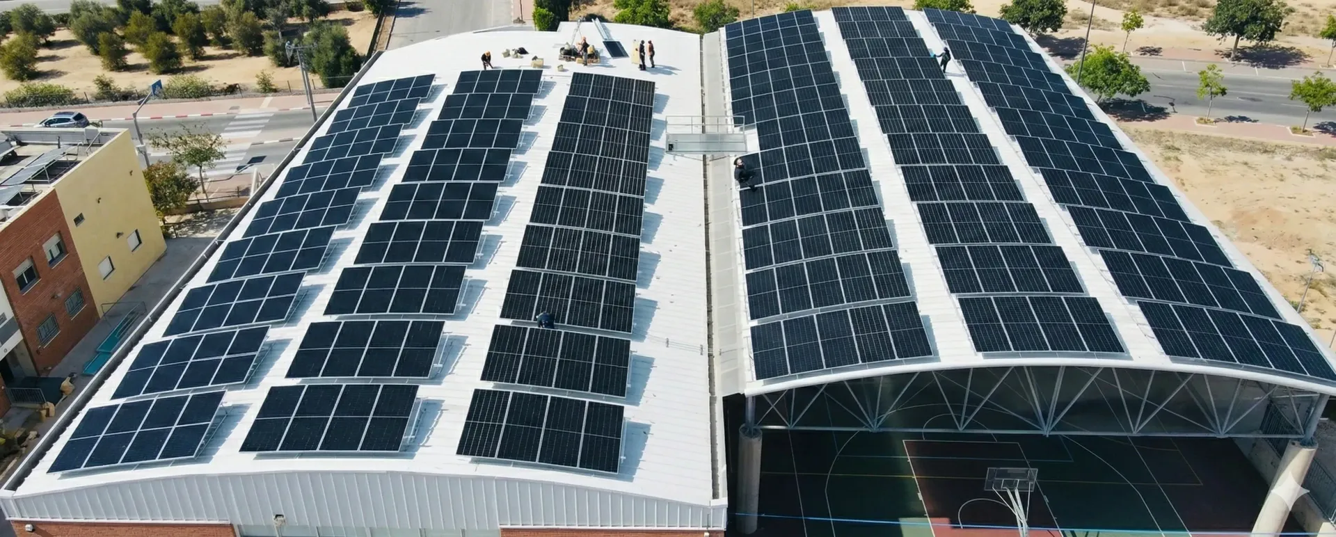 התקנת מערכת סולארית בבית ספר בנס ציונה על ידי לברת אלעד סולאר