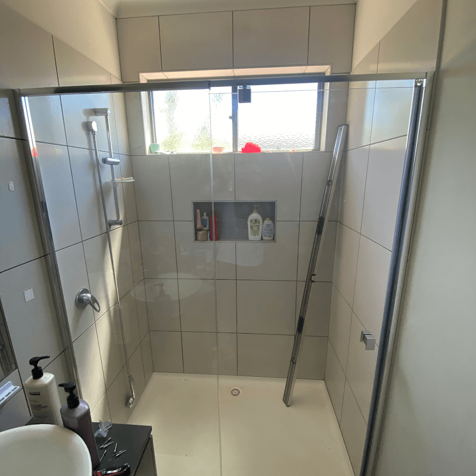 Past Project Shower Screen — Melbourne, VIC — Sunrise Shower Screens