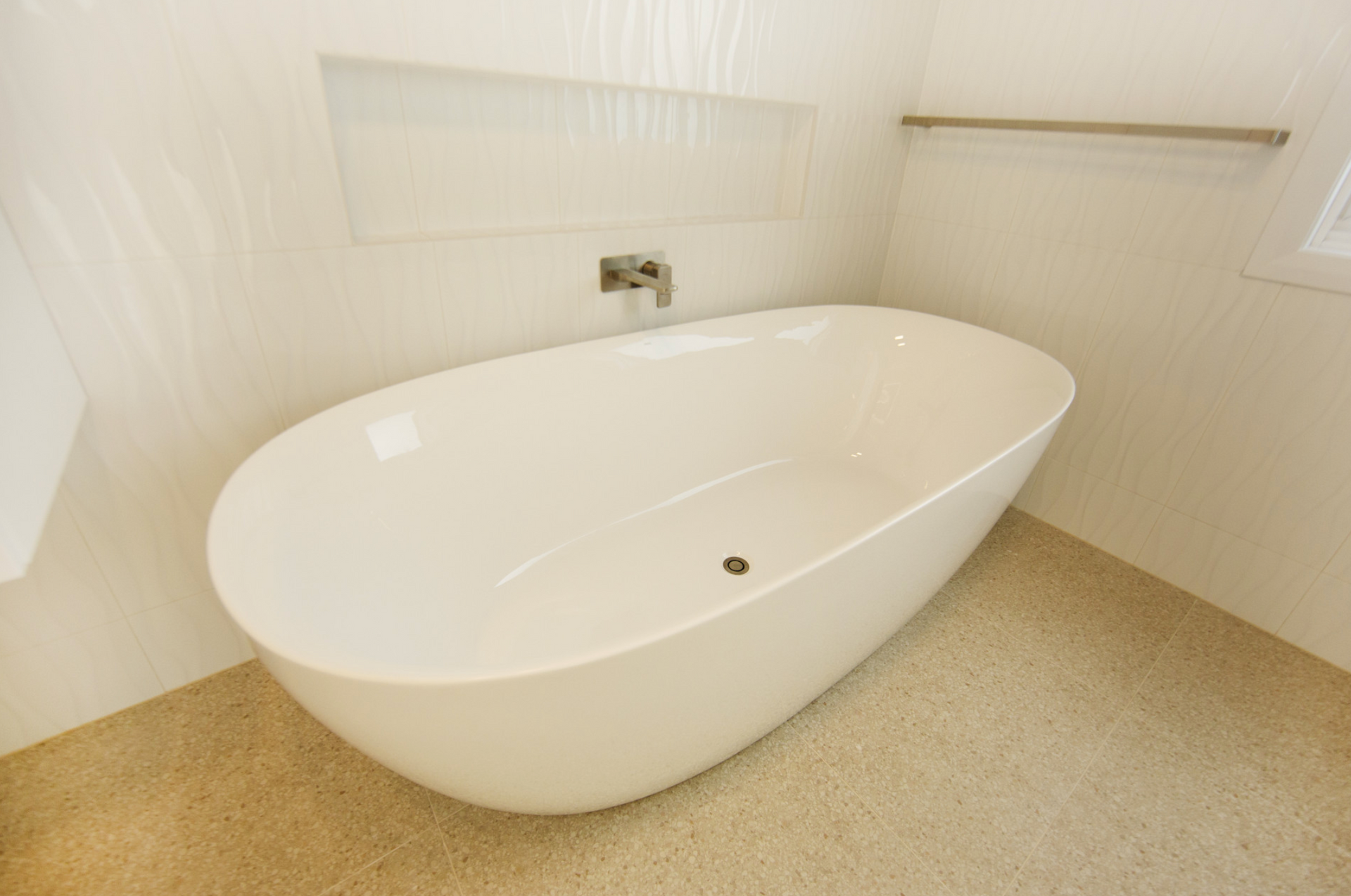 A Free Standing Bath Tub — Beach Breeze Building In Tumbi Umbi, NSW