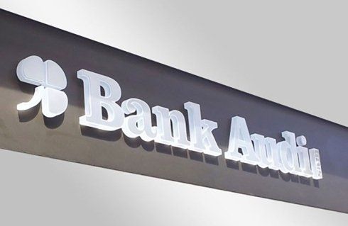 realizzazione insegna plexiglass retroilluminato