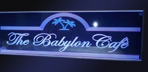 fresatura plexiglass the babylon cafe