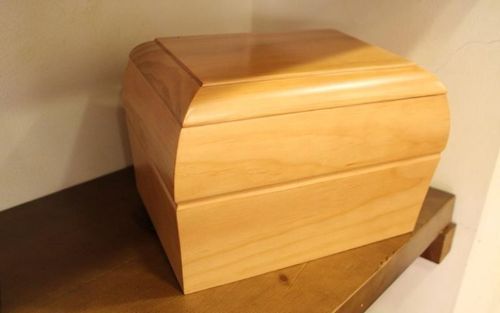 Urna funebre in legno